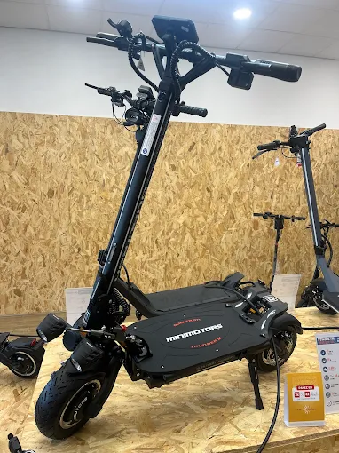 trottinette-dans-magasin trottinette-dans-magasin
